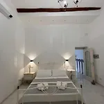 Varriale House